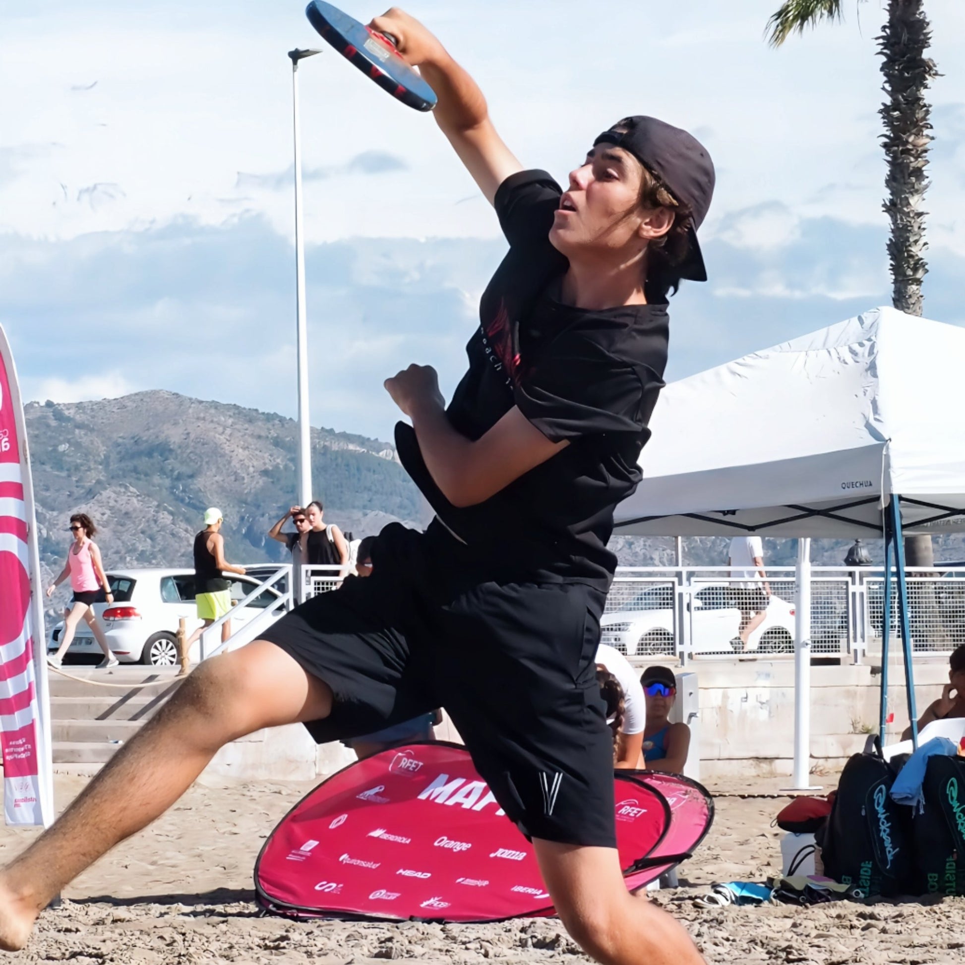 Pantalón corto hombre VIRUS Beach Tennis acción deportiva intensidad
