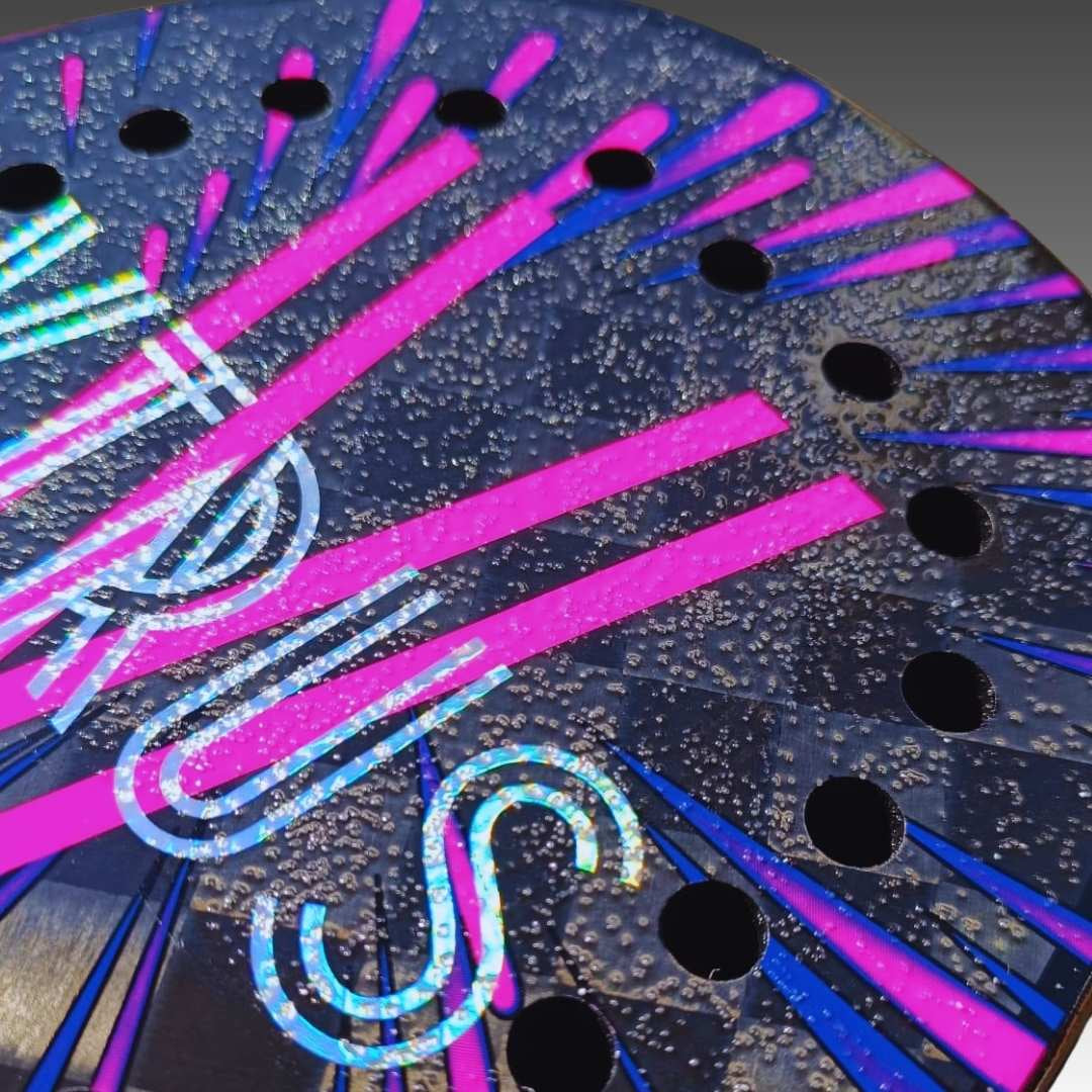 Textura del tratamiento antideslizante aplicado en pala VIRUS
