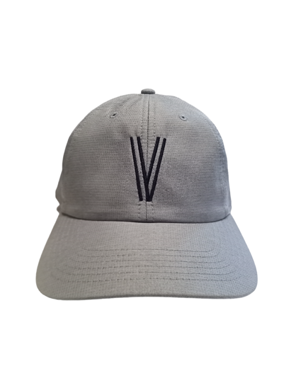 Gorra de color gris VIRUS para tenis playa